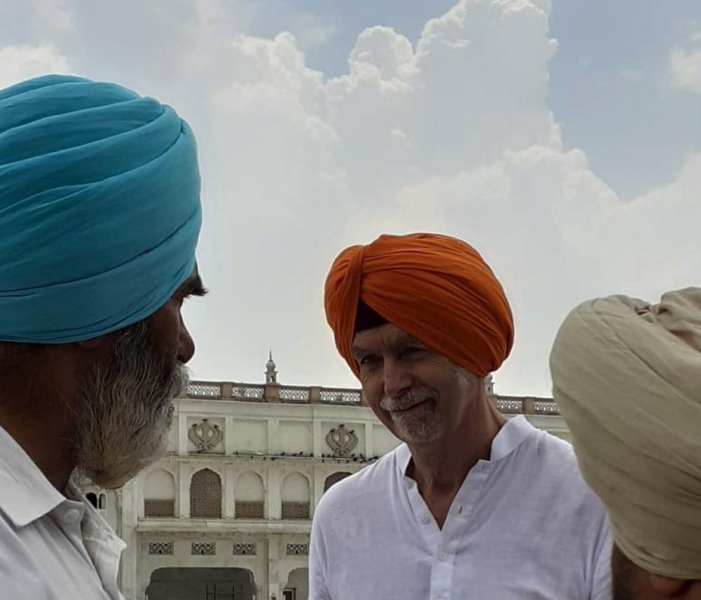 The Weekend Leader - German Ambassador pays obeisance at Golden Temple